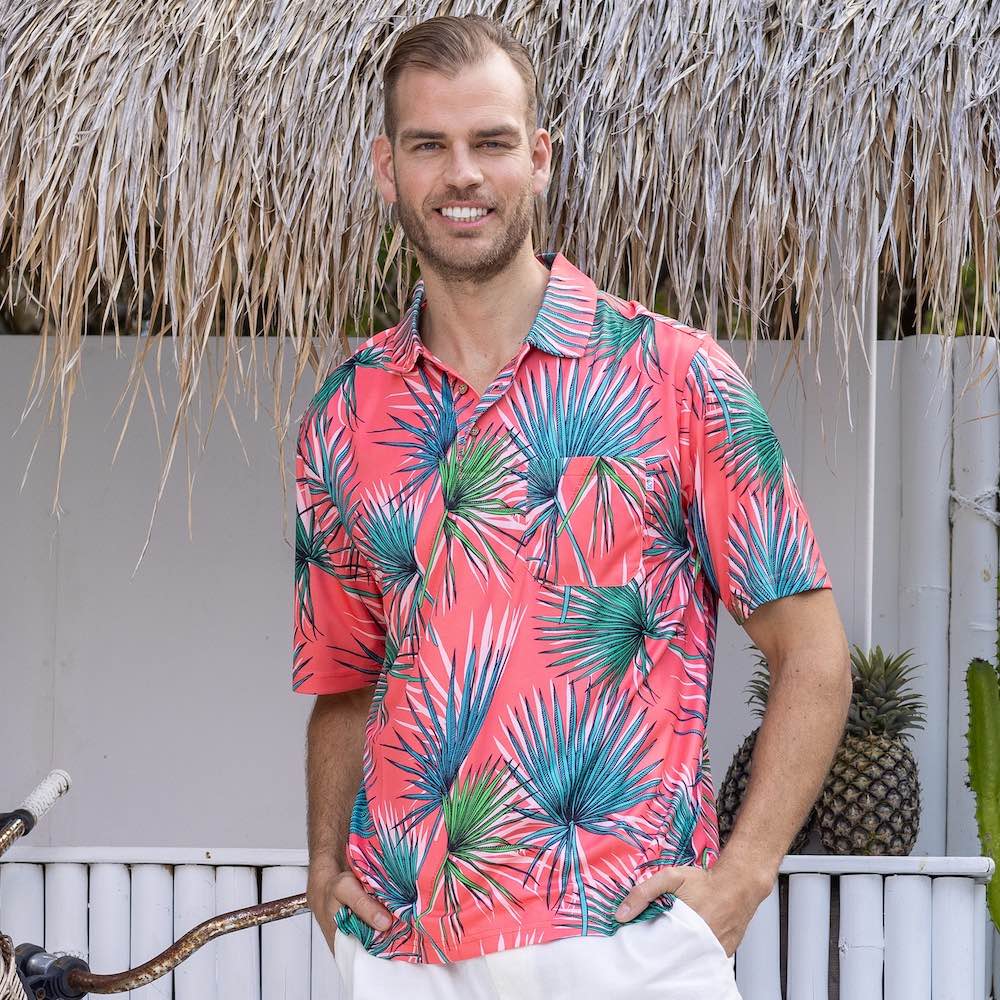 Classy beyond BeLEAF…this stylish, modern palms print is the perfect choice from the slopes to the Clubhouse. Constructed of lightweight, sustainably sourced fabric and immaculately contoured for an effortlessly elegant look. It's the perfect everyday polo that you can wear on the golf course or straight to the bar, and everywhere in-between!