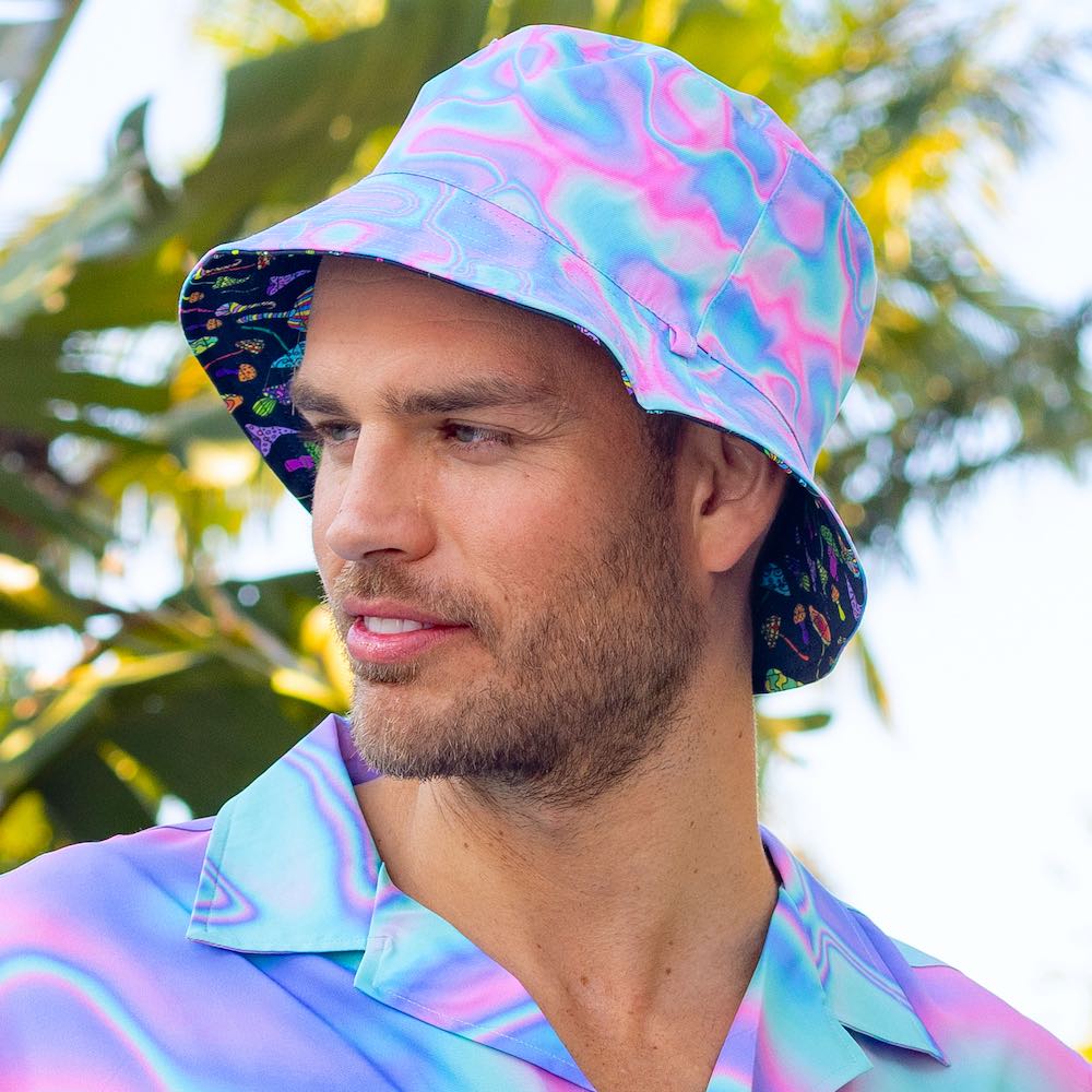 The perfect way to polish off your show-stopping Festival 'fit. Get two for the price of one with our reversible bucket hats. One side is our Lucid Dreams and the other side is Magic Mushrooms.