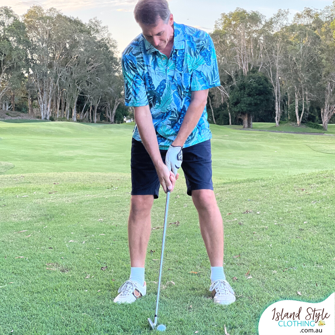 Embrace the summer season with our newest Golf Polo Shirts, made from a super lightweight, stretch and breathable material. Featuring a stylish and modern leaves print.  It's the perfect everyday polo that you can wear on the course or straight to the bar, and everywhere in-between!