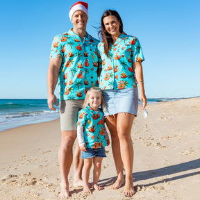 Spread some holiday cheer in this festive Christmas Pool Party shirt! Its 100% cotton fabric makes it ideal for boys and girls, while the bright and bubbly design featuring Santa, flamingos, and other Christmas elements is sure to make a splash! Don't miss out, hit the pool party! 🎉