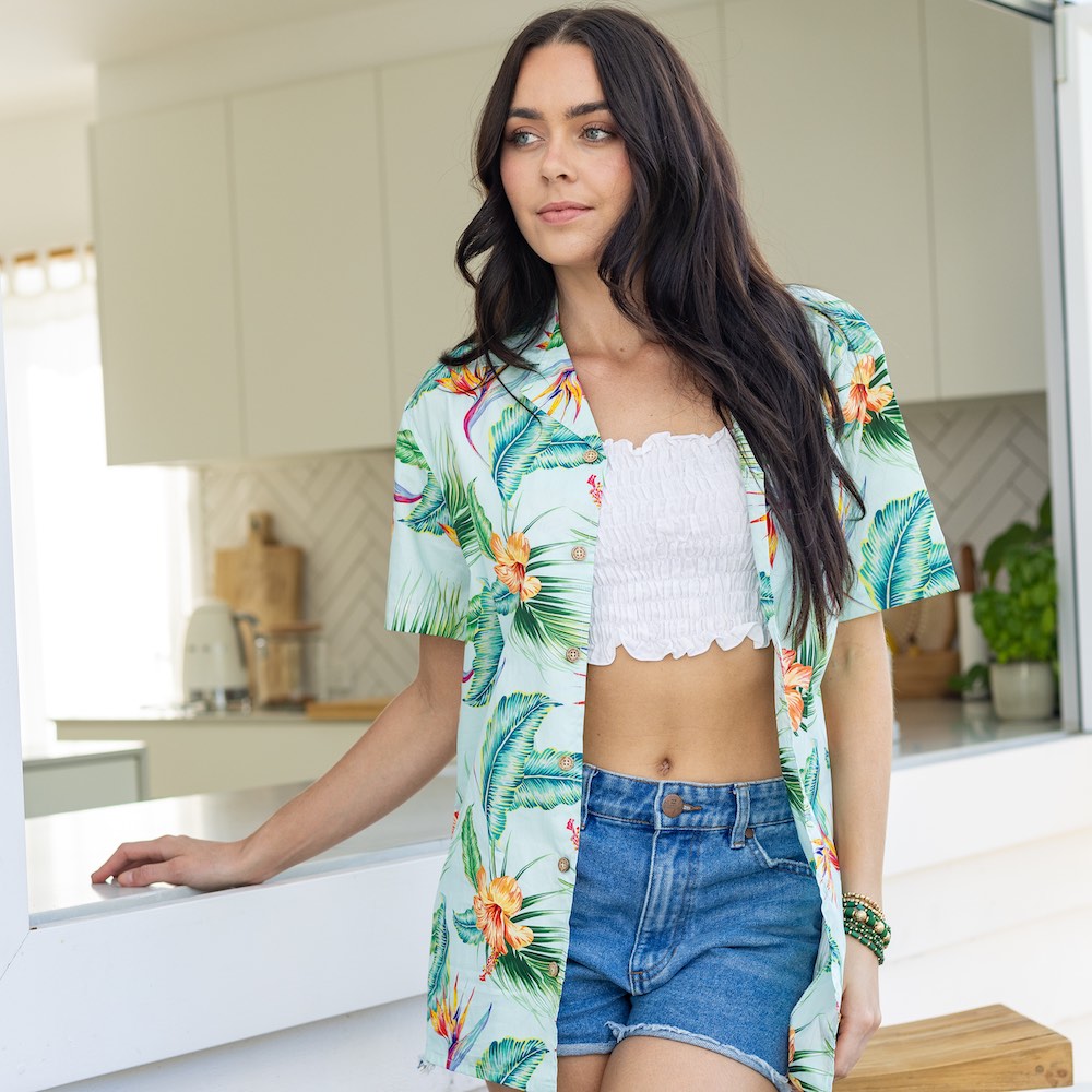 Aloha! Get ready for some tropical vibes with this Green Paradise Unisex Cotton Hawaiian Shirt! Crafted from 100% cotton, it features a unique modern aloha print perfect for any occasion – from luau-inspired uniforms to that upcoming cruise. So throw on this shirt and live it up!