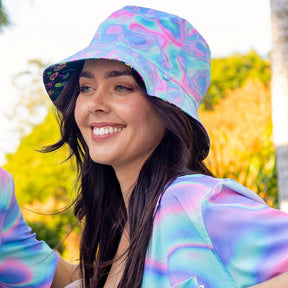 The perfect way to polish off your show-stopping Festival 'fit. Get two for the price of one with our reversible bucket hats. One side is our Lucid Dreams and the other side is Magic Mushrooms.