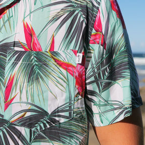 Whether you’re hitting the beach, barbecue or just out and about, this Aussie Hawaiian shirt will keep you looking cool and stylish this summer. This stylish shirt is crafted from 100% soft rayon and features white and green stripes paired with Australian Waratah flowers for a truly unique look.